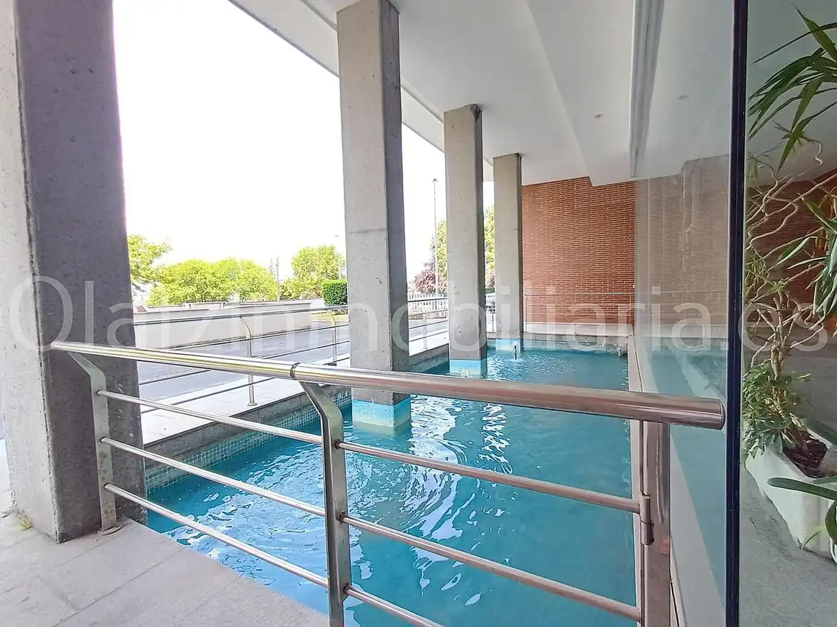 Piscina de Pis en venda en Barakaldo  amb Calefacció, Traster i Balcó