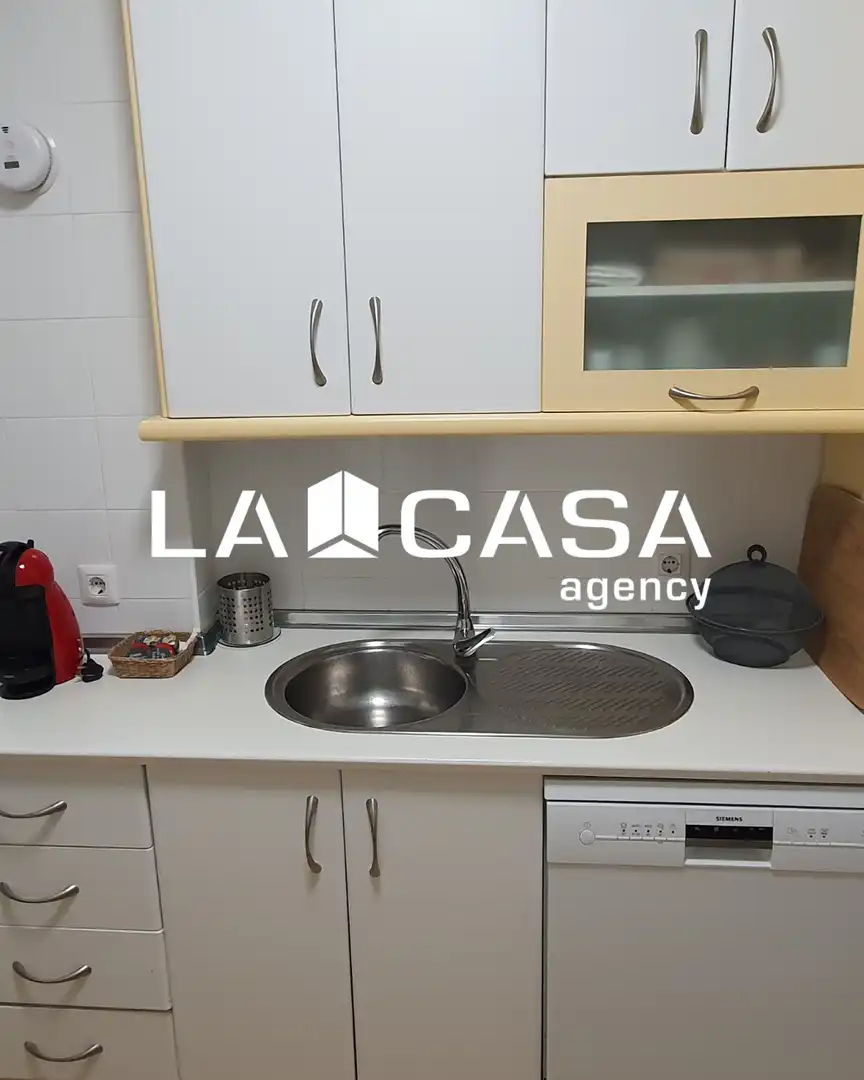 Kitchen of Flat for sale in Sevilla  with Terrace and Storage room
