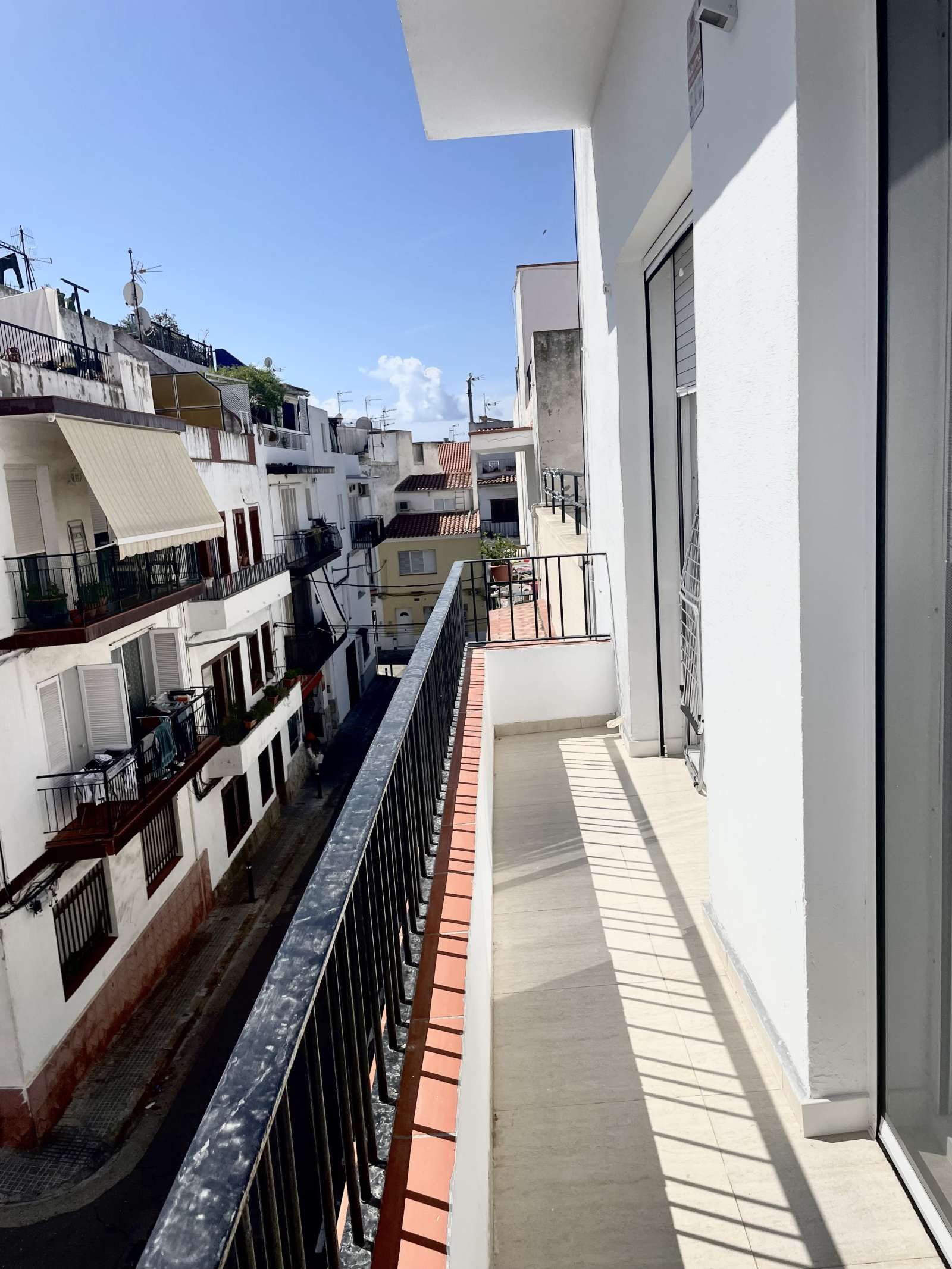 Exterior view of Study to share in Sitges  with Air Conditioner and Terrace