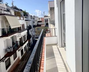 Vista exterior de Estudi per a compartir en Sitges amb Aire condicionat i Terrassa