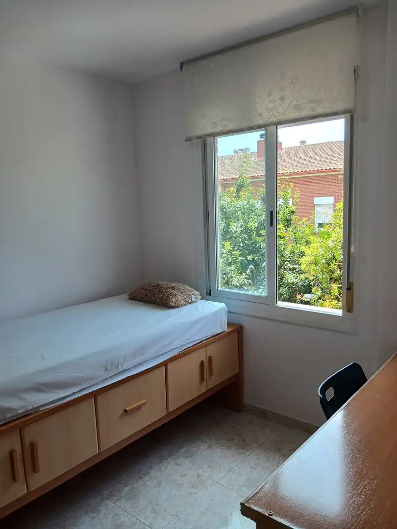 Dormitori de Dúplex en venda en Rubí amb Calefacció, Terrassa i Traster