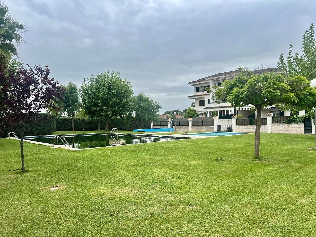 Piscina de Piso en venta en Badajoz Capital con Calefacción, Jardín privado y Terraza