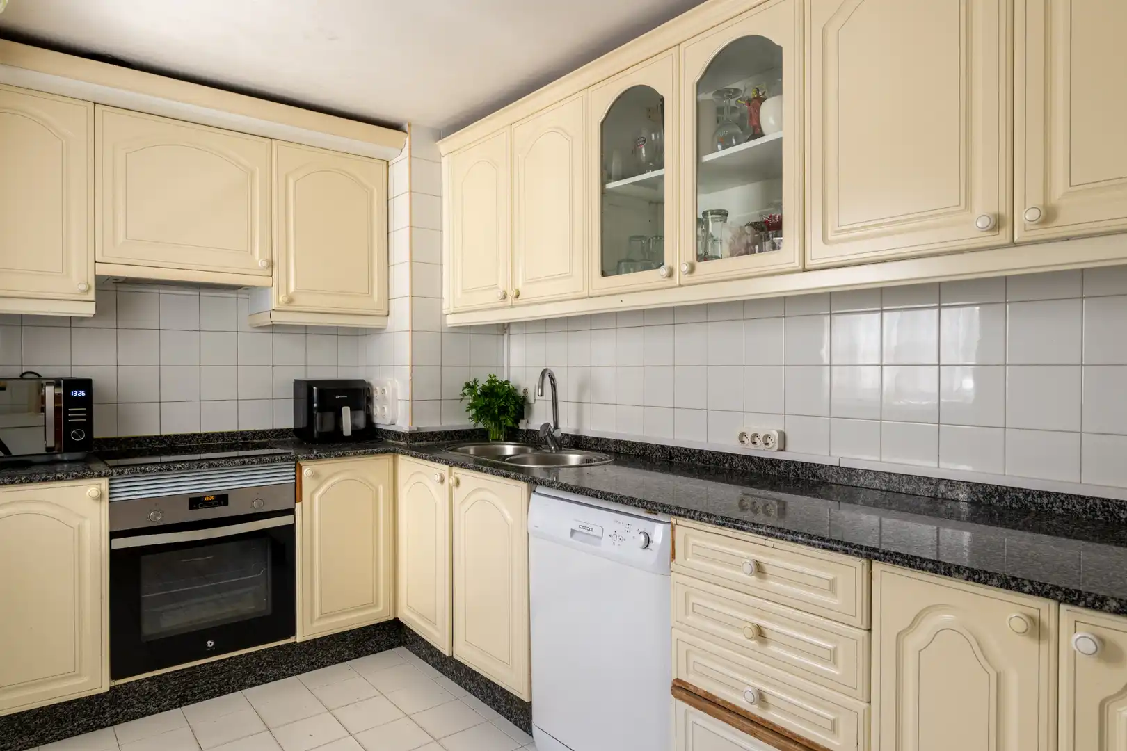 Cocina de Piso en venta en Culleredo con Calefacción, Parquet y Trastero