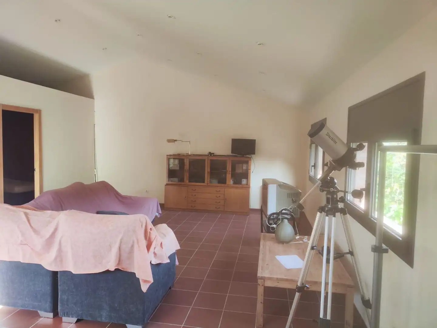 Sala de estar de Casa o chalet en venta en Sant Llorenç de la Muga con Calefacción y Jardín privado
