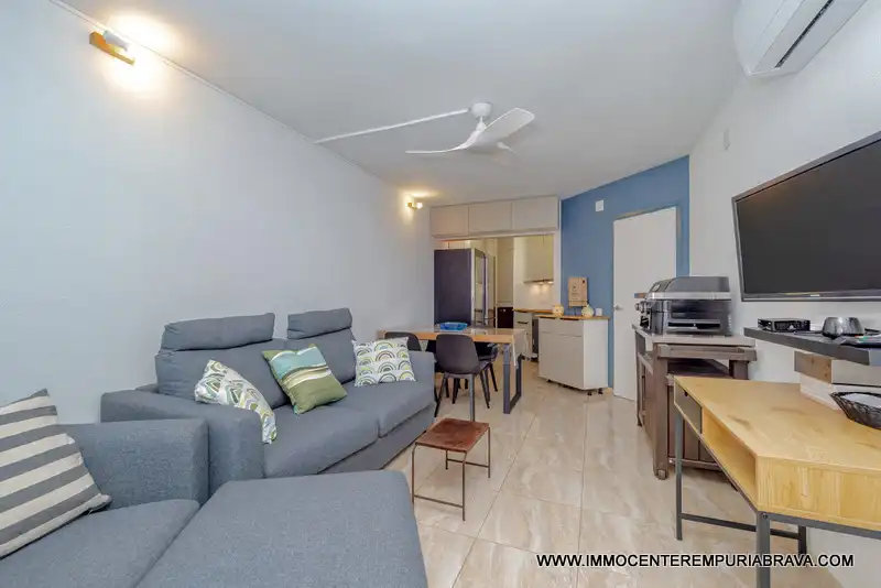 Habitación de Apartamento en venta en Empuriabrava con Aire acondicionado, Calefacción y Terraza
