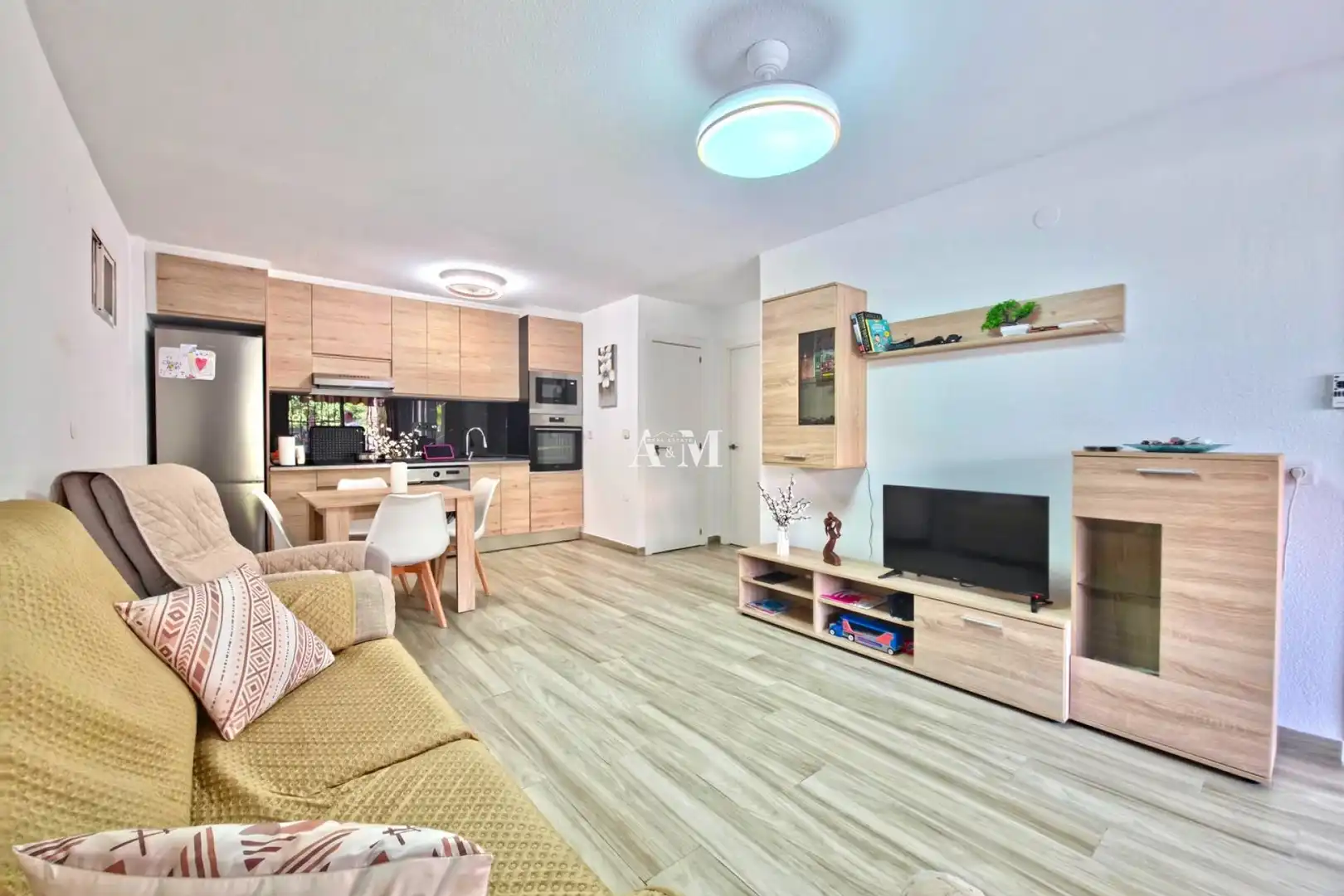 Living room of Flat for rent in Torrevieja  with Air Conditioner, Heating and Terrace
