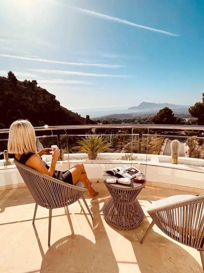 Casa con piscina en venta en Calle Peñas Rojas 36