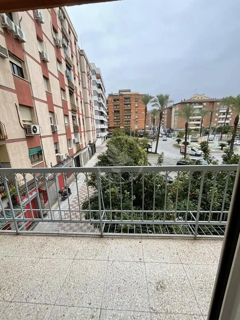 Vista exterior de Pis en venda en Linares amb Aire condicionat i Terrassa