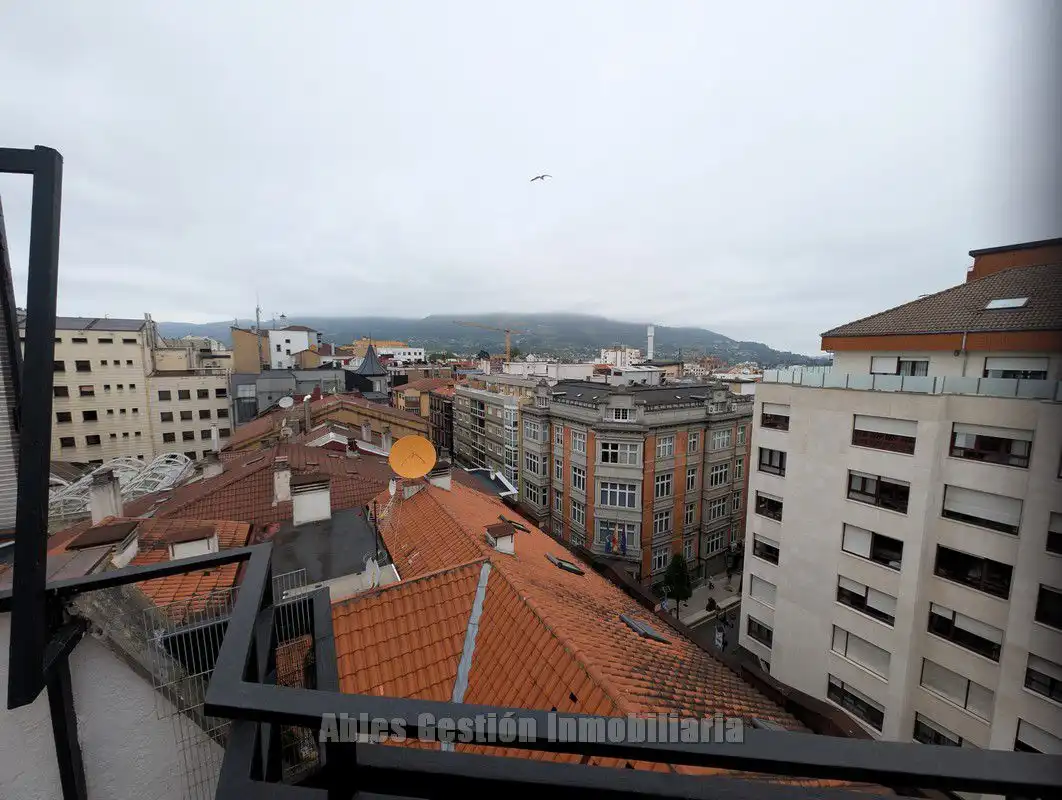 Außenansicht von Dachboden zum Verkauf in Oviedo  mit Terrasse