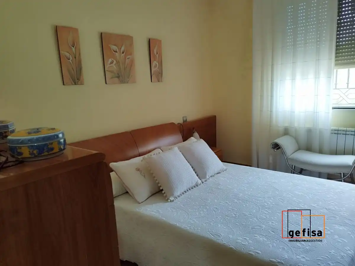 Habitación de Casa o chalet en venta en Valdepeñas con Calefacción, Trastero y Piscina