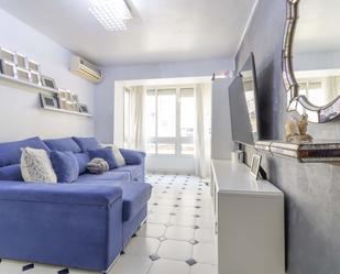 Living room of Flat for sale in  Sevilla Capital  with Air Conditioner