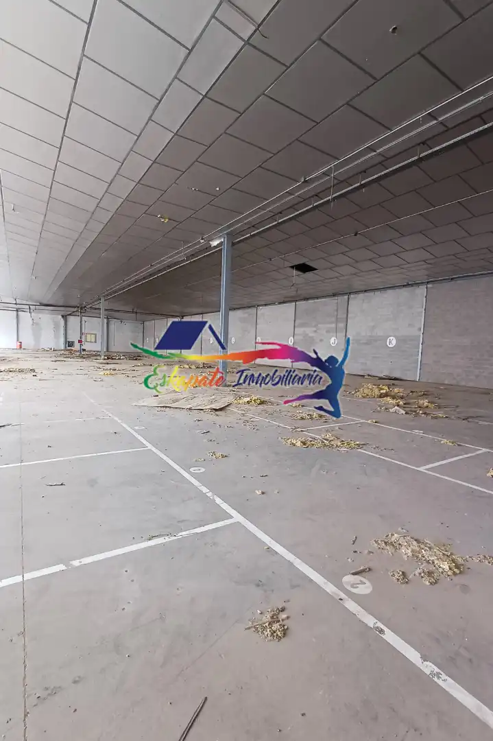 Industrial building for sale in Avenida Tembleque 22, imagen 2