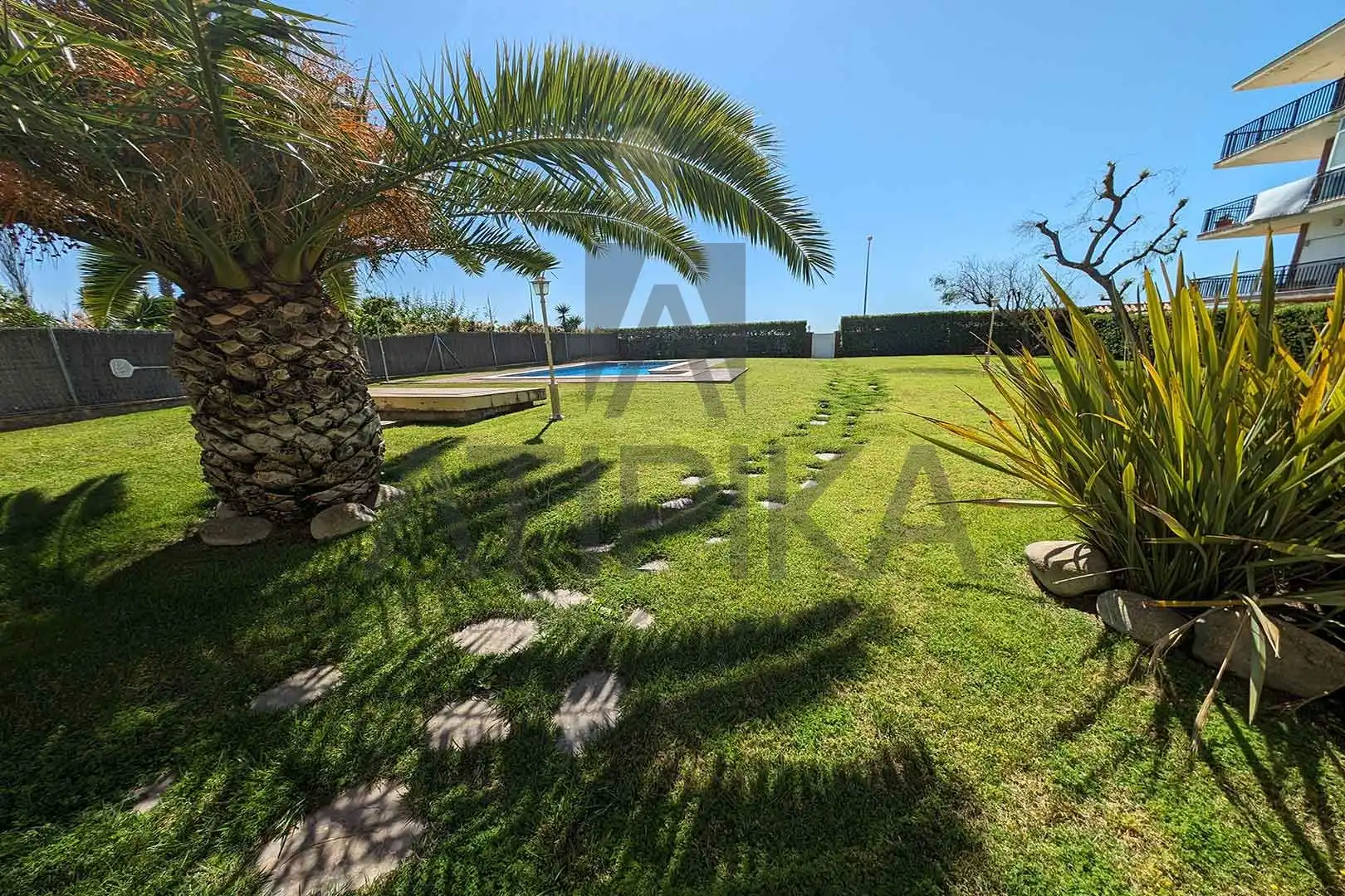 Jardín de Piso en venta en Castelldefels con Calefacción, Terraza y Trastero