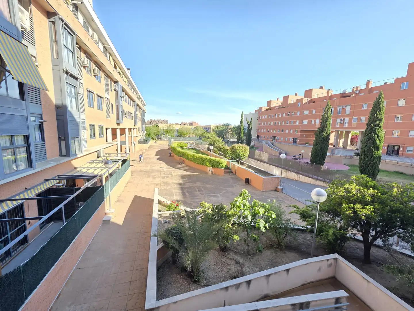 Piso de alquiler en Calle del Rio, Fresnos I y II