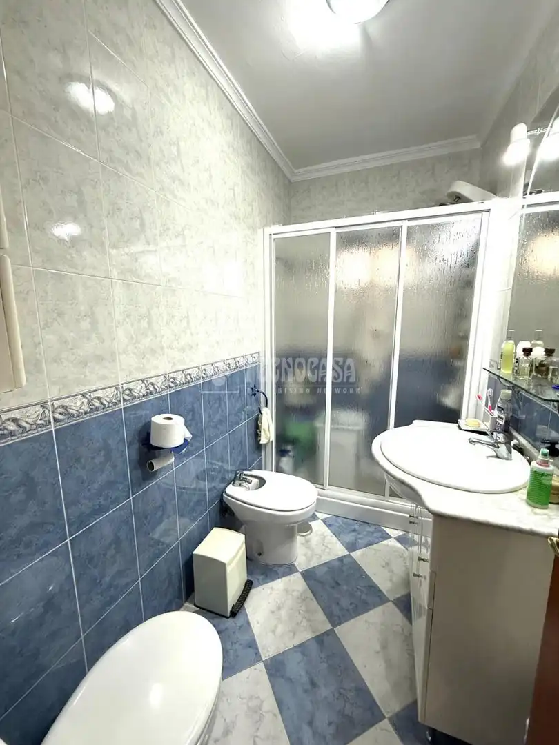 Baño de Casa adosada en venta en San Juan de Aznalfarache