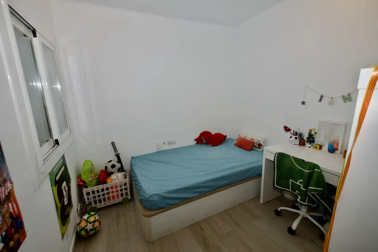 Schlafzimmer von Wohnung zum Verkauf in Terrassa mit Klimaanlage, Heizung und Parkett