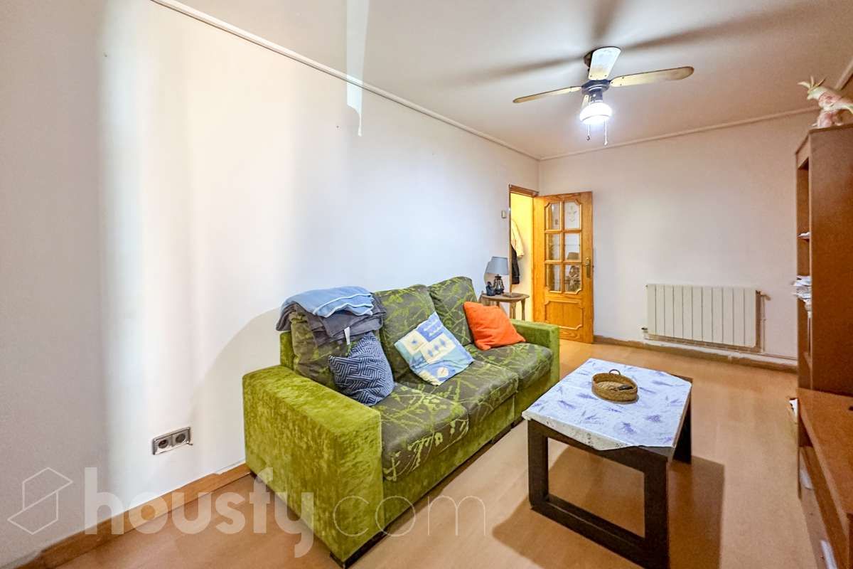 Living room of Flat for sale in  Madrid Capital  with Heating and Parquet flooring