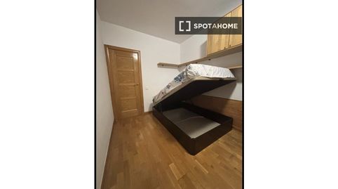 Foto 2 de Habitació a Pubilla Cases, L'Hospitalet de Llobregat
