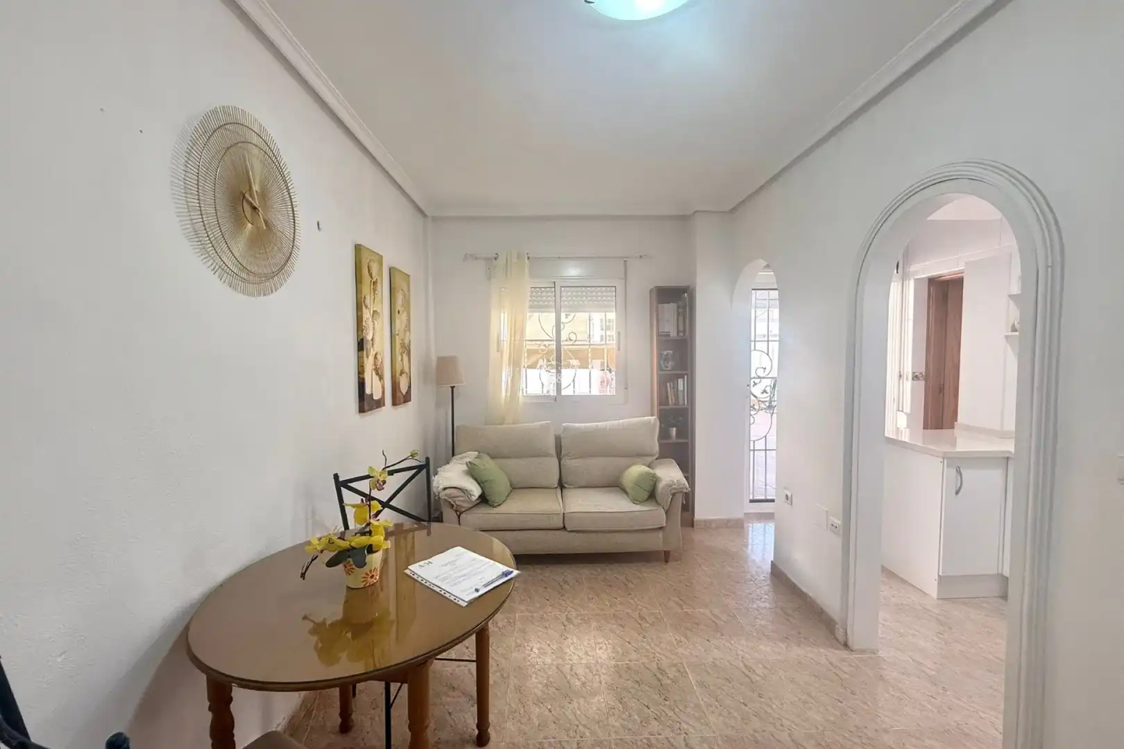 Sala d'estar de Apartament de lloguer en Torrevieja amb Aire condicionat, Calefacció i Moblat