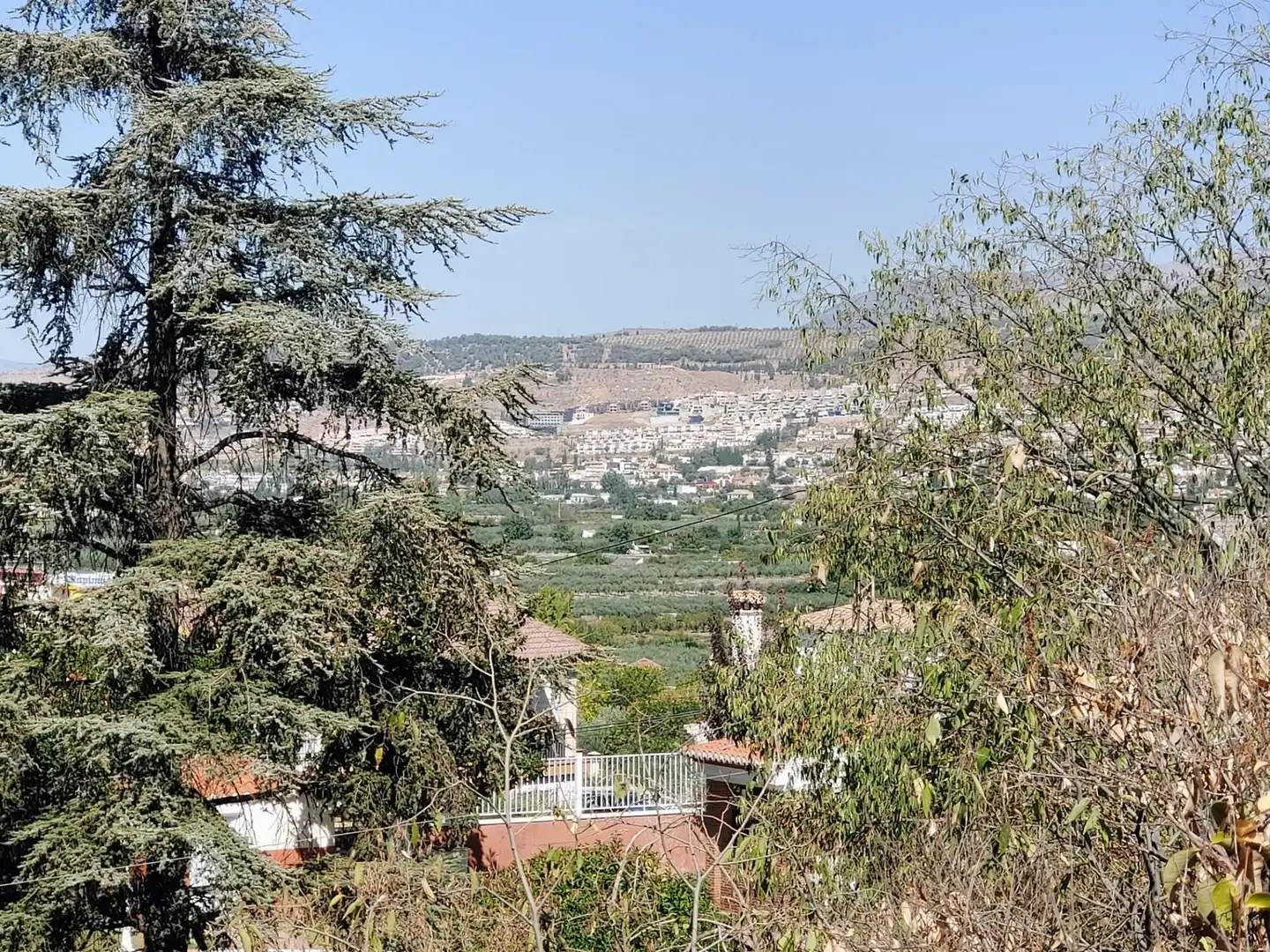 Vista exterior de Casa o xalet en venda en La Zubia amb Calefacció, Jardí privat i Terrassa
