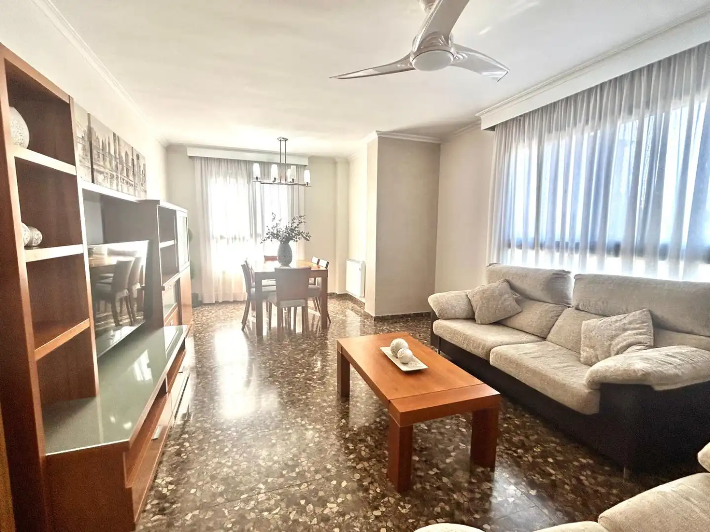 Living room of Flat for sale in Silla  with Air Conditioner, Storage room and Swimming Pool