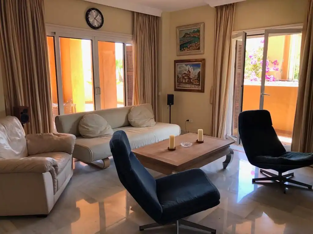 Vivienda con piscina en venta en Nueva Andalucía, imagen 4