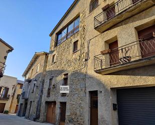 Vista exterior de Casa adosada en venda en La Vall d'en Bas