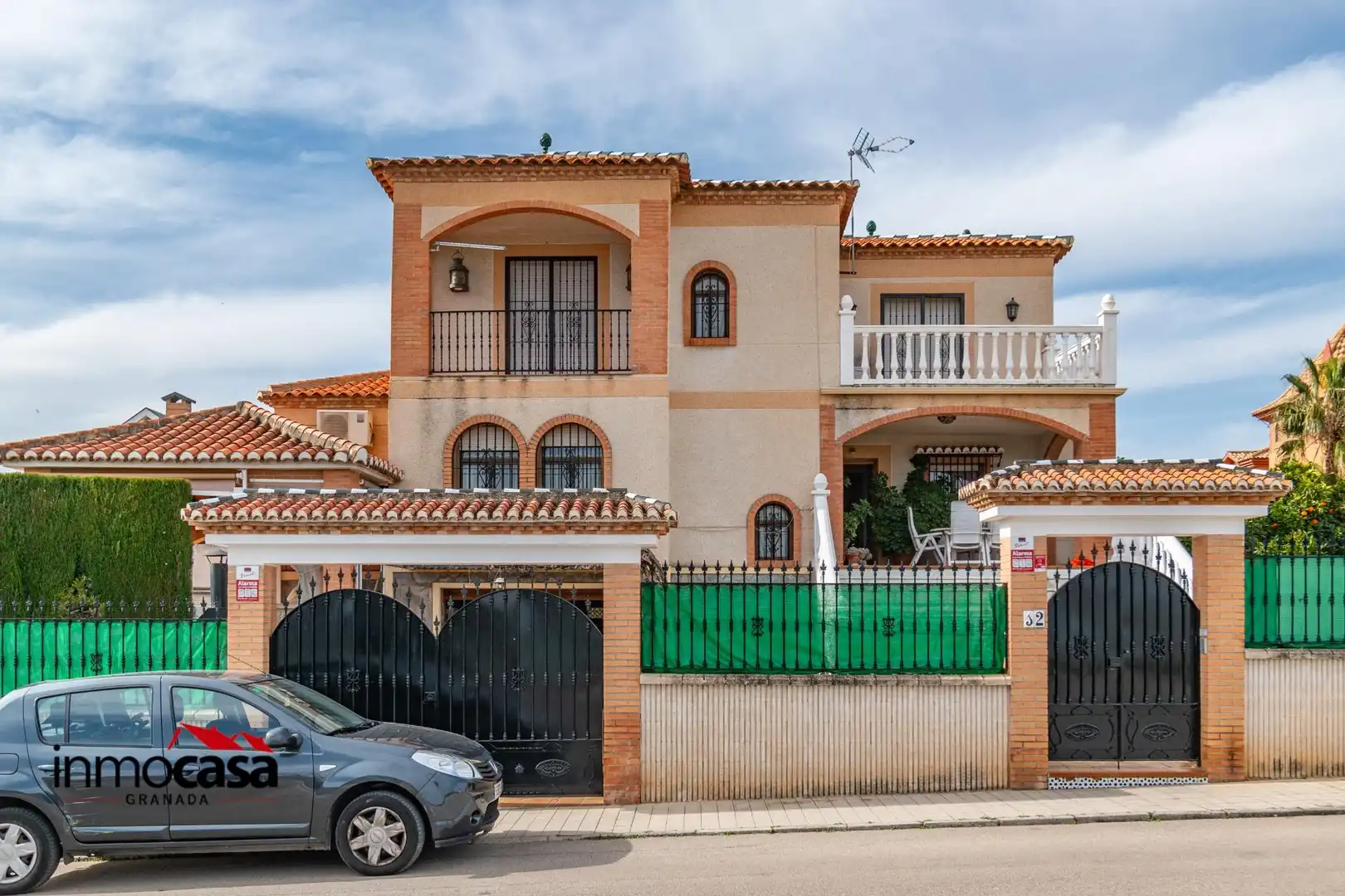 Exterior view of Houses for sale in Gójar  with Private garden, Terrace and Swimming Pool
