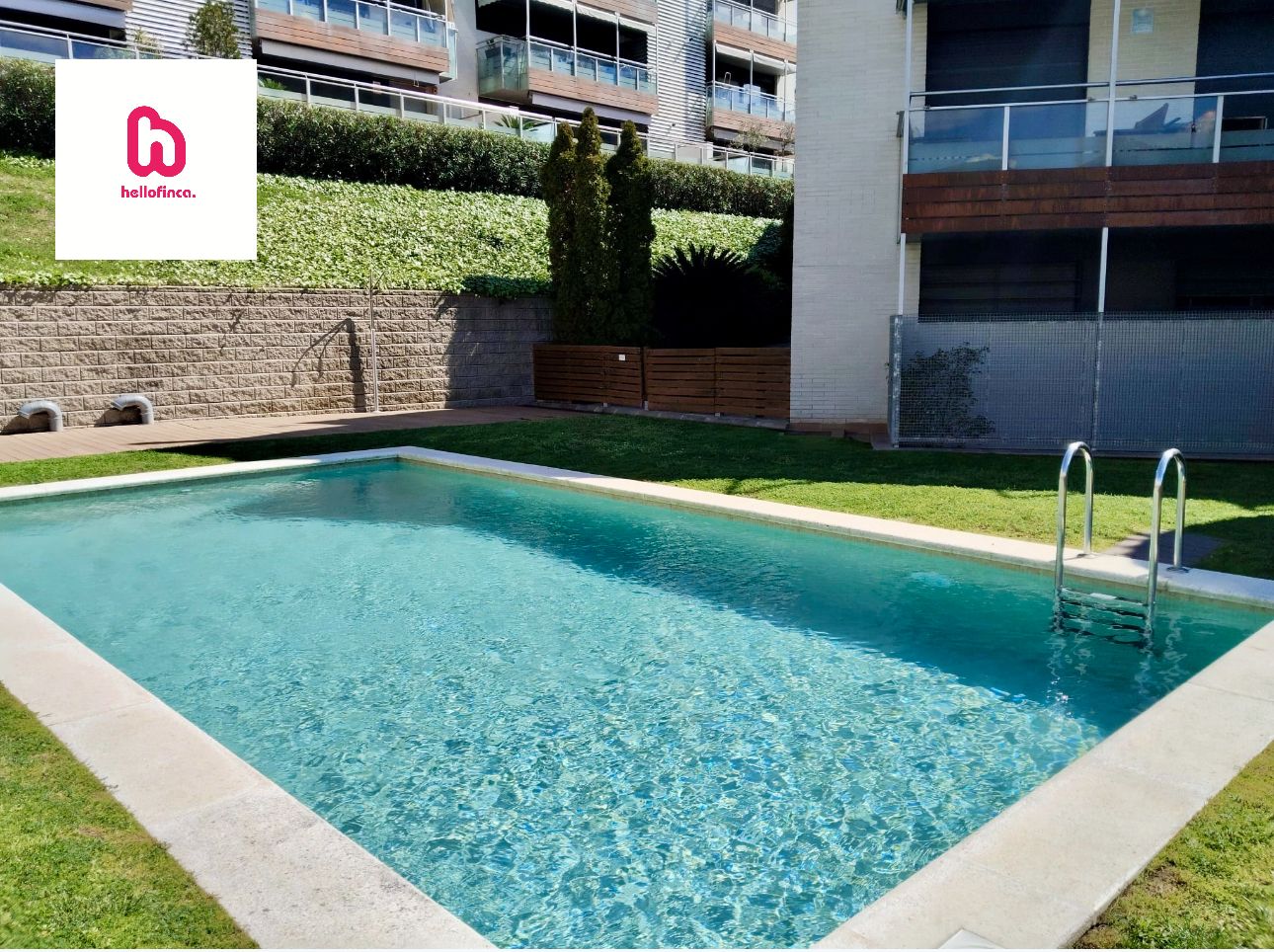 Swimming pool of Flat for sale in Tiana  with Air Conditioner, Heating and Parquet flooring