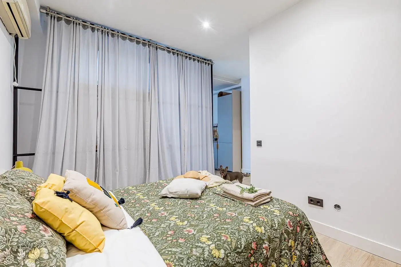 Dormitori de Apartament en venda en Madrid amb Aire condicionat, Calefacció i Moblat