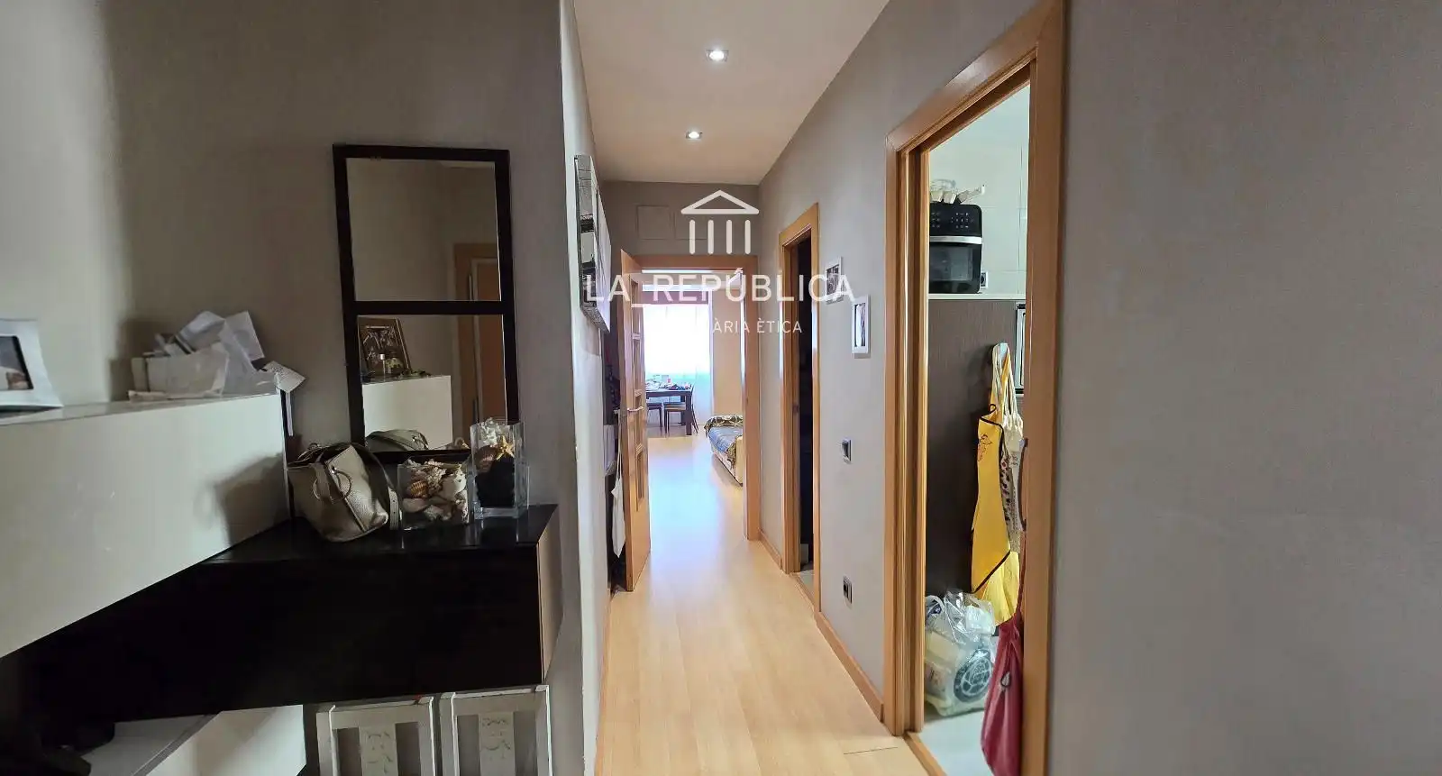 Flat for sale in Barcelona  with Air Conditioner