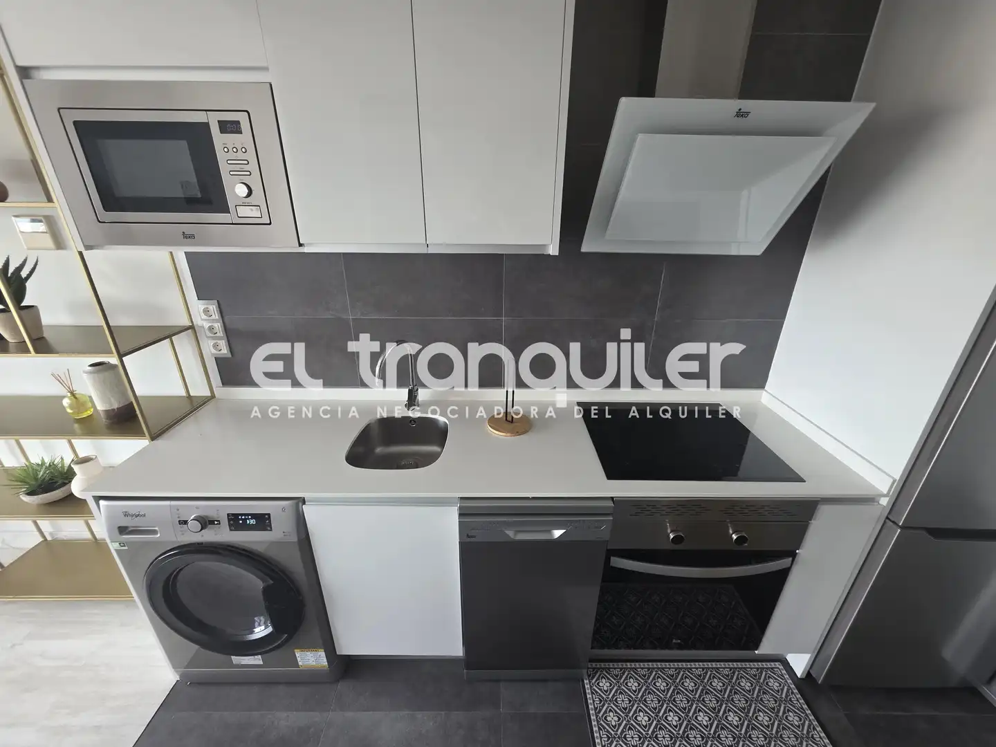 Kitchen of Study for rent in Madrid  with Air Conditioner, Parquet flooring and Swimming Pool