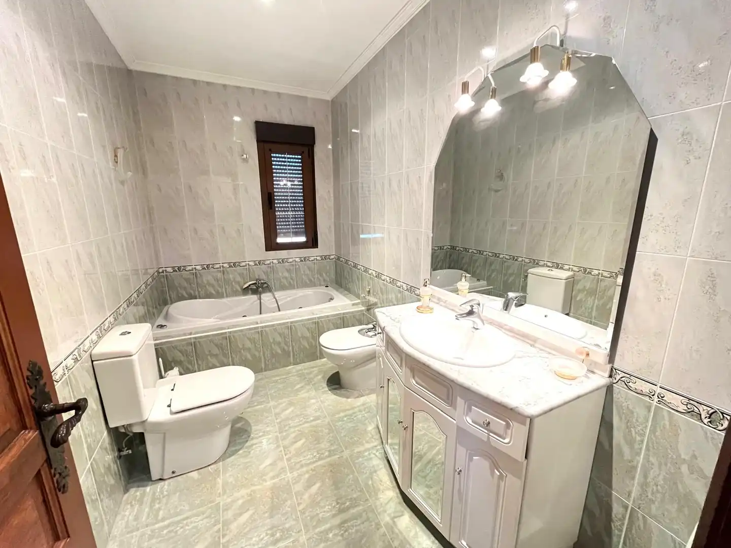 Baño de Casa o chalet en venta en Cuéllar con Calefacción, Jardín privado y Terraza