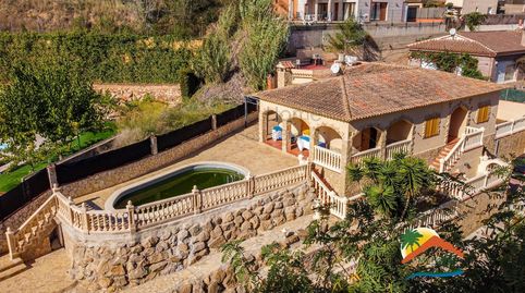 BONITA CASA CON LICENCIA TURISTICA, PISCINA Y GARAJE 