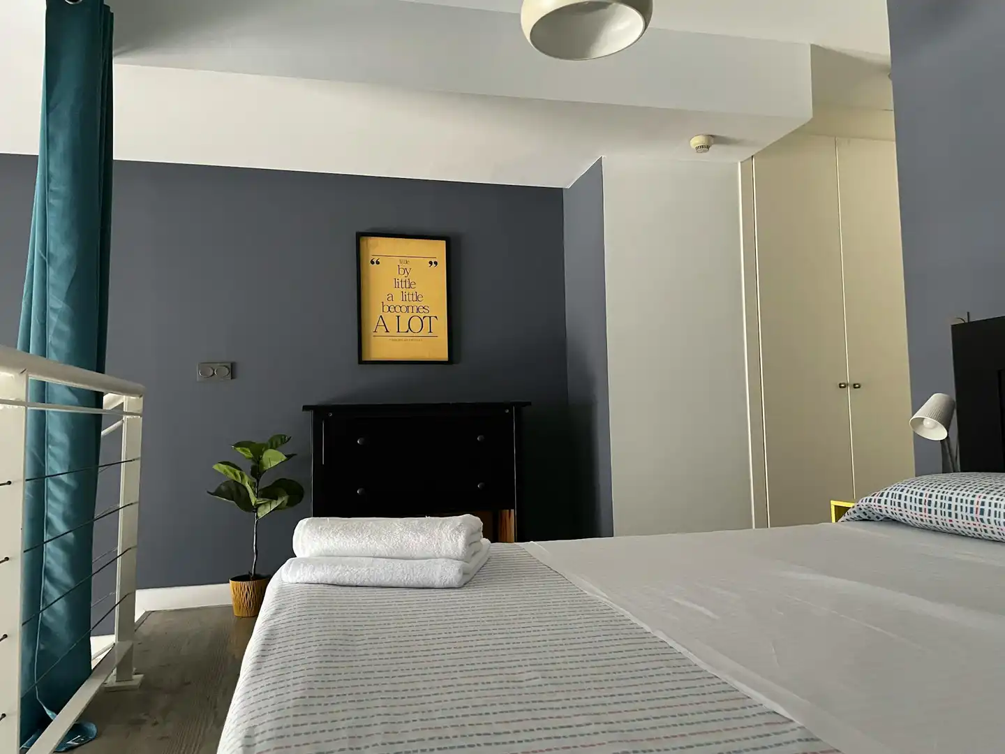 Bedroom of Flat for rent in Madrid  with Air Conditioner, Heating and Furnished