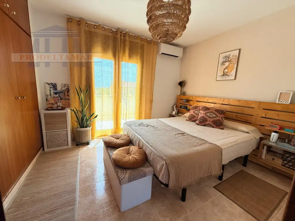 Casa bifamiliare in vendita a Calle Azalees De Les, imagen 4