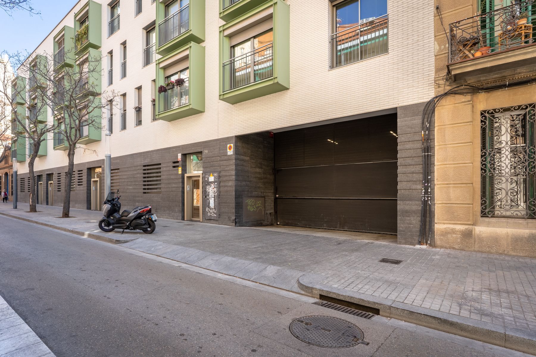 Exterior view of Garage to rent in  Barcelona Capital