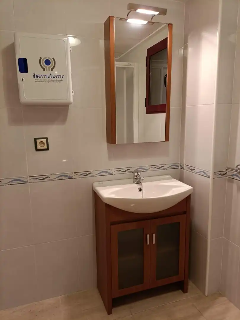 Baño de Apartamento de alquiler en Murcia con Aire acondicionado, Calefacción y Balcón