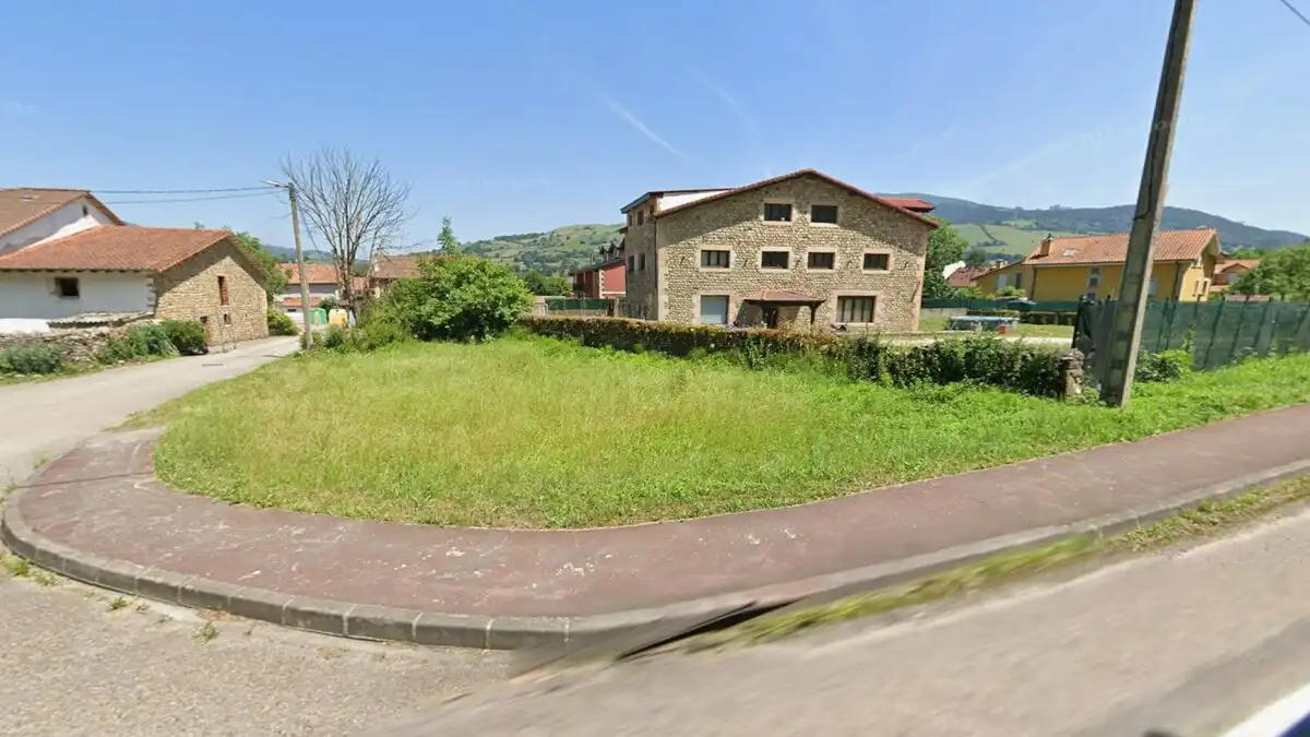 Terrenys i solars en venda a CILLEROS, (SOLAR DE SOPEÑA)