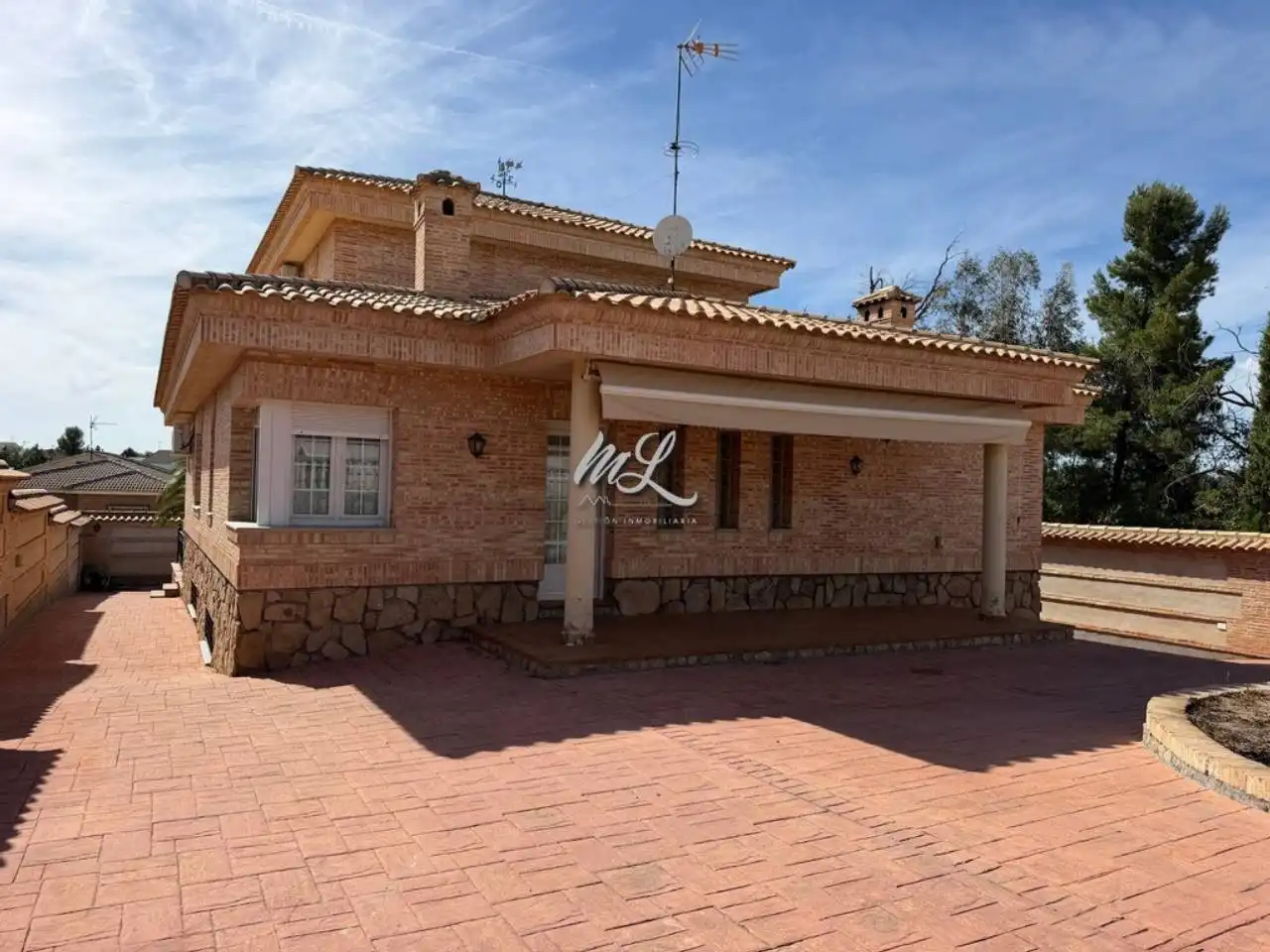 Vista exterior de Casa o xalet en venda en Nambroca amb Aire condicionat, Calefacció i Terrassa