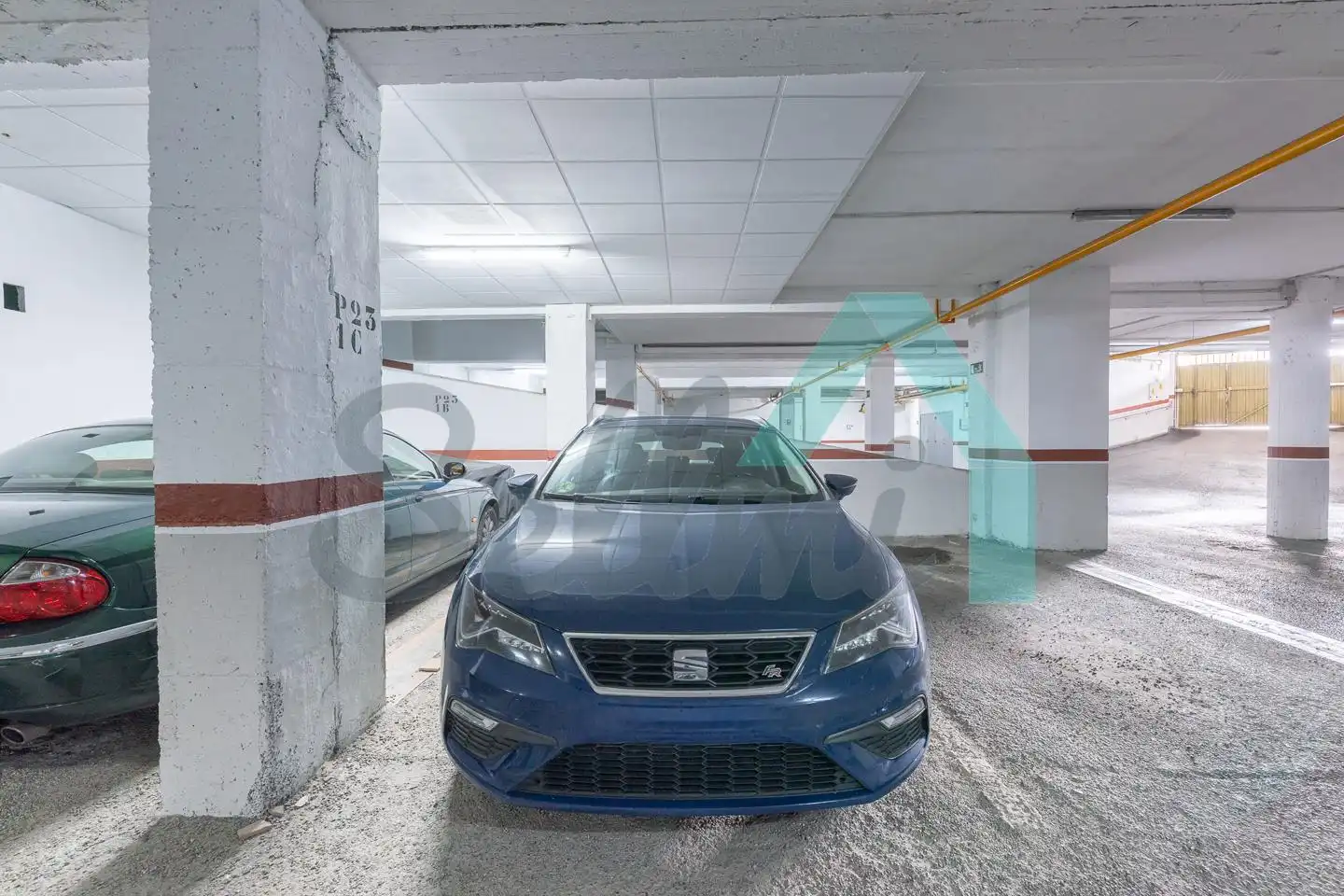 Parking de Piso para compartir en Oviedo  con Calefacción, Parquet y Amueblado