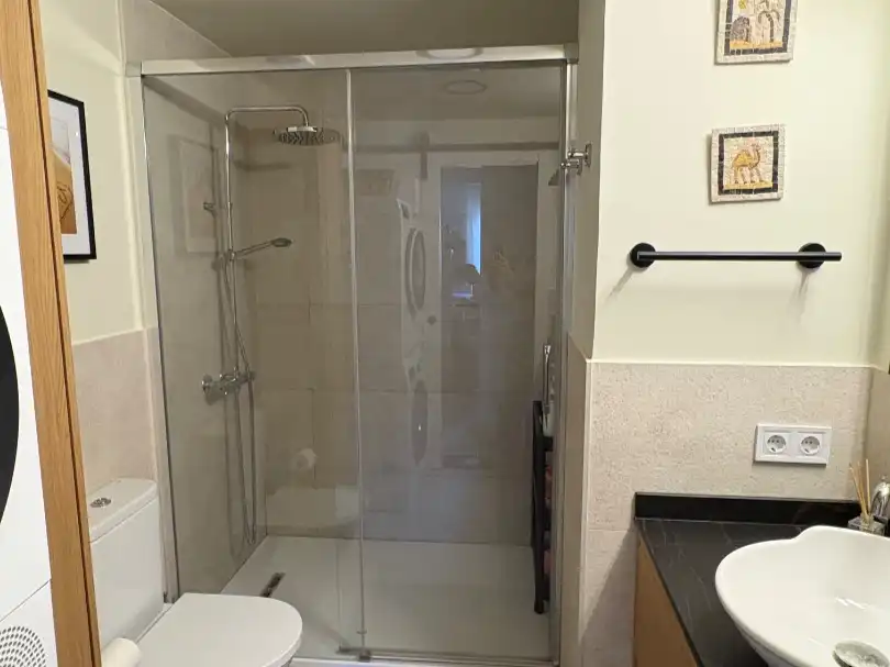 Badezimmer von Wohnung zum Verkauf in Medio Cudeyo mit Balkon