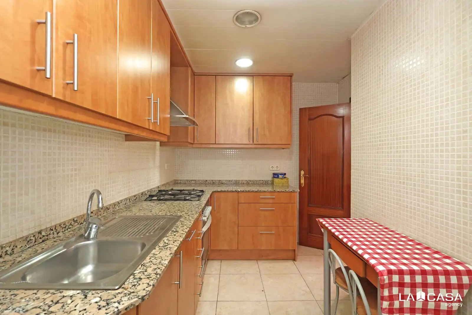 Cocina de Piso en venta en Esplugues de Llobregat con Calefacción y Balcón