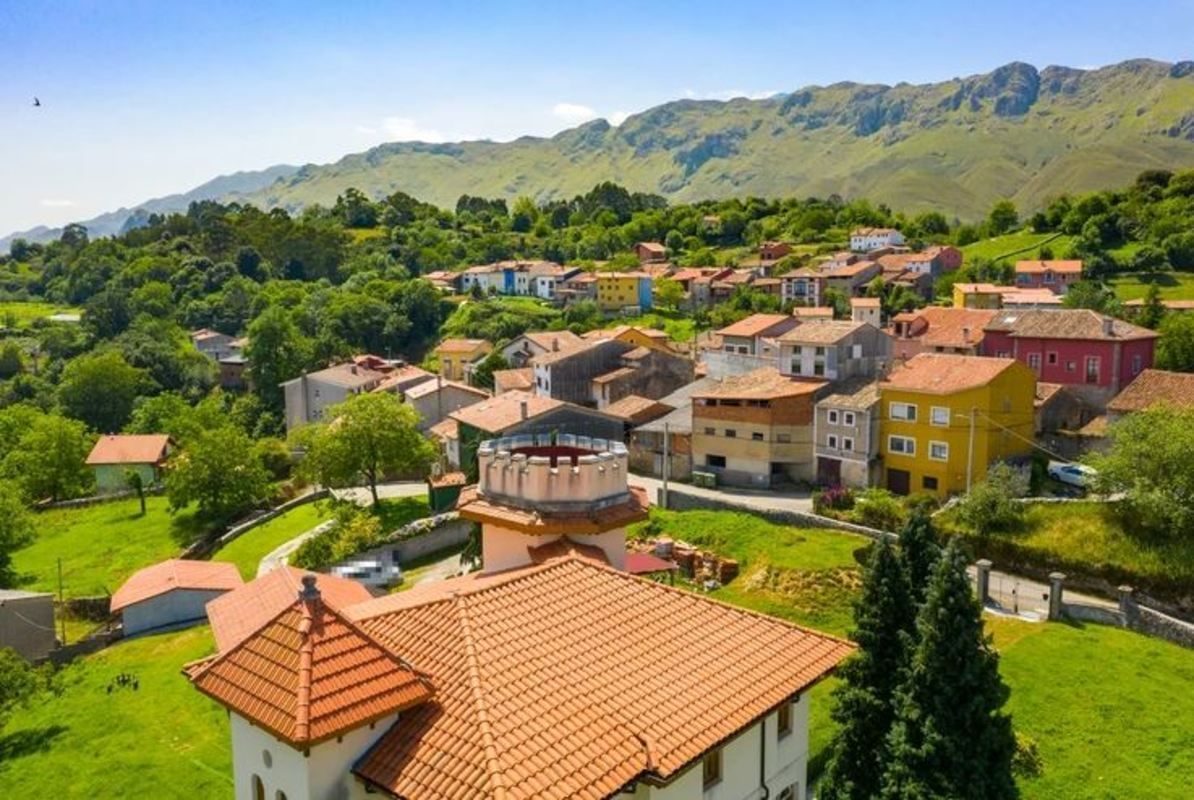 Exterior view of House or chalet for sale in Llanes  with Private garden