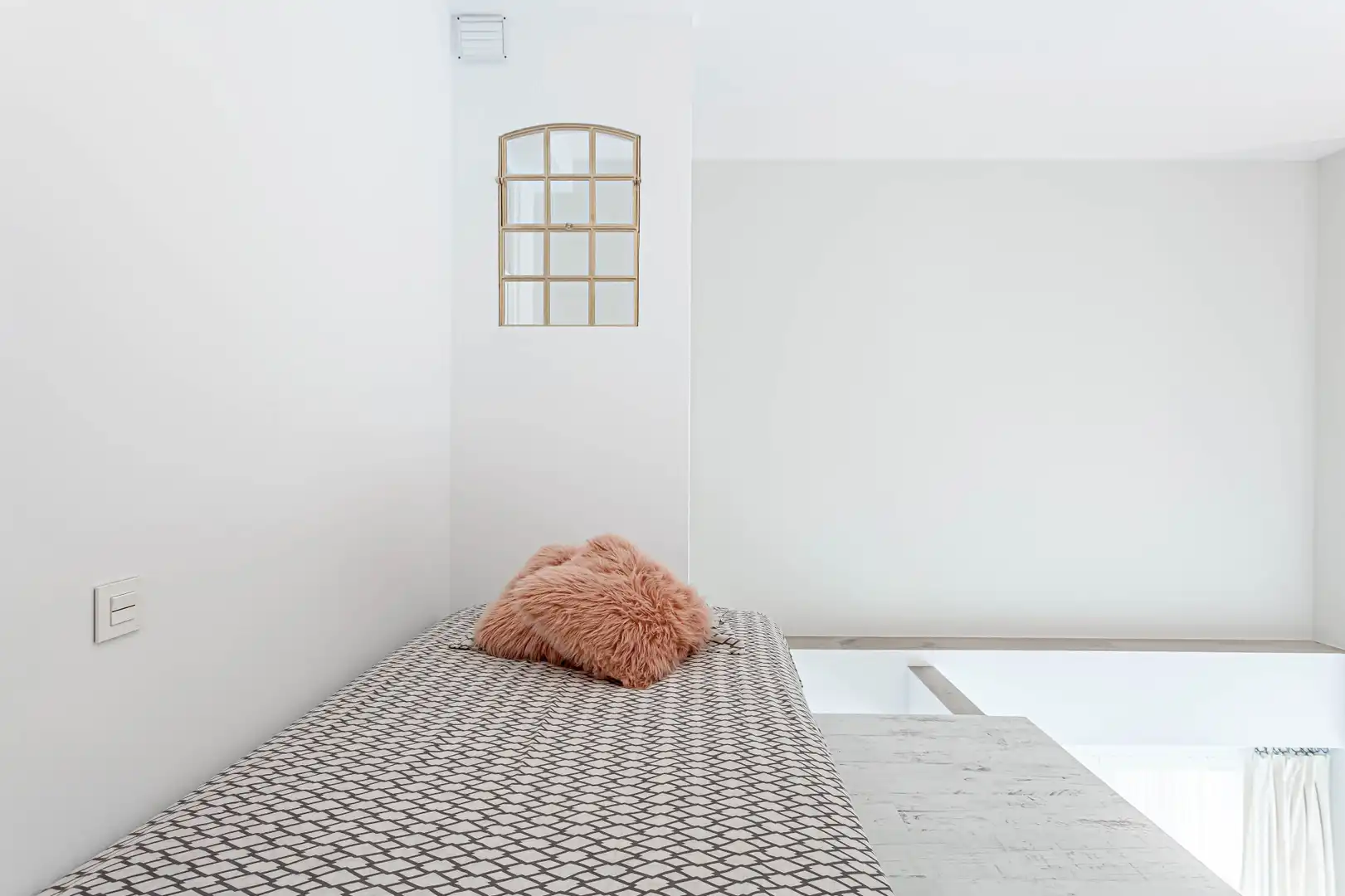 Bedroom of Flat for rent in Madrid  with Air Conditioner, Heating and Parquet flooring