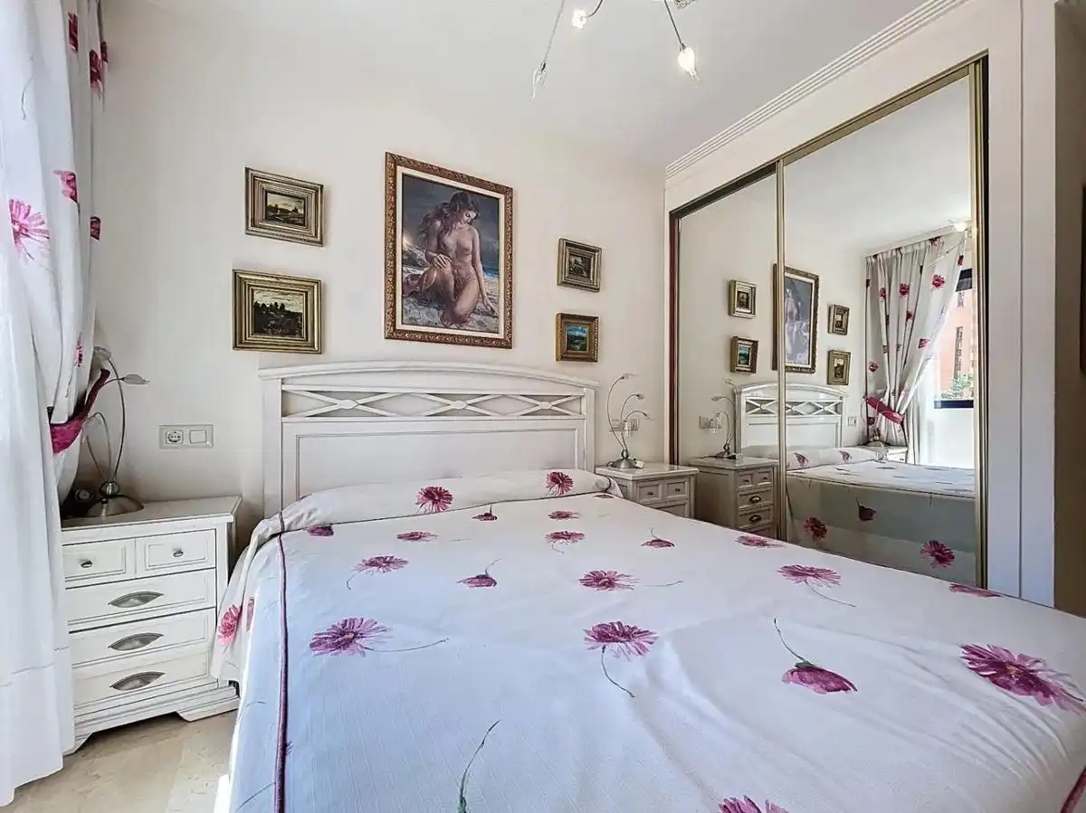Habitación de Piso en venta en Benidorm con Aire acondicionado, Calefacción y Jardín privado