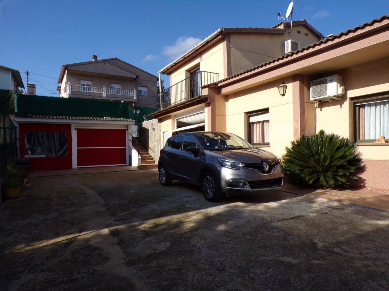 Aparcament de Casa o xalet en venda en Maçanet de la Selva amb Calefacció, Jardí privat i Terrassa