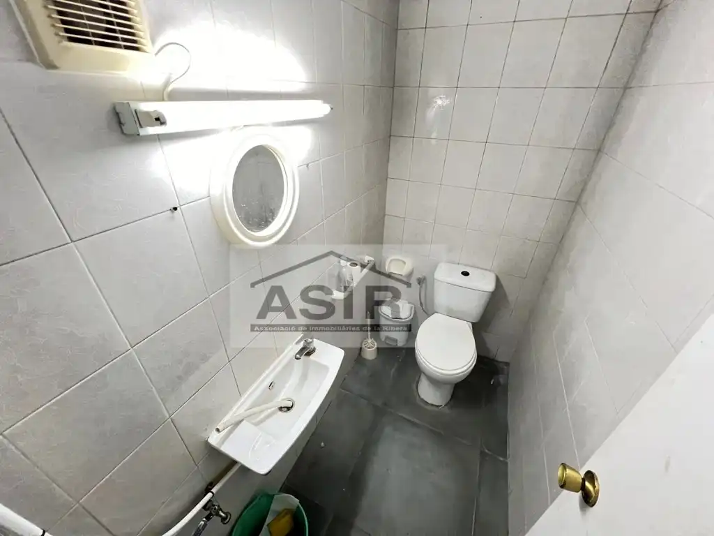 Baño de Local en venta en Alzira