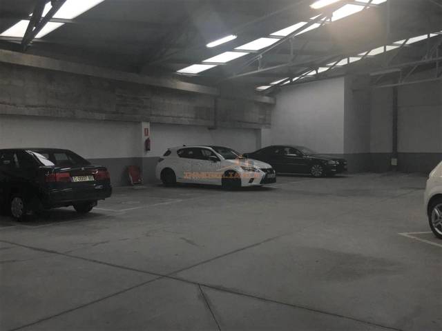 Garaje en Venta en Piñeiros- Freixeiro