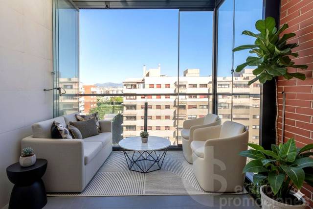Ático en Venta en Imperio Argentina en Martín Carpena - Torre del Río